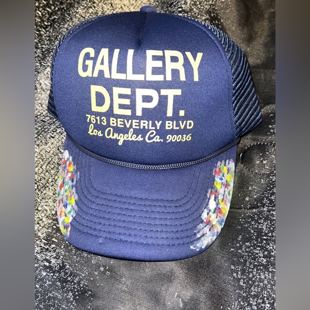 Gallery dept. paint hat